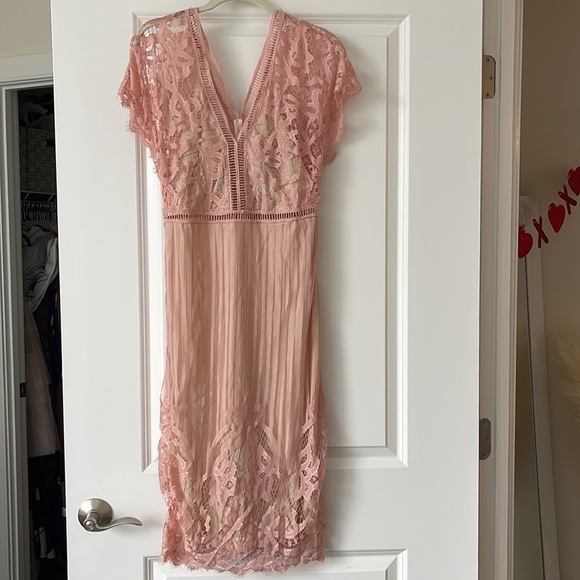 Boohoo lace dress - Picture 5 of 8